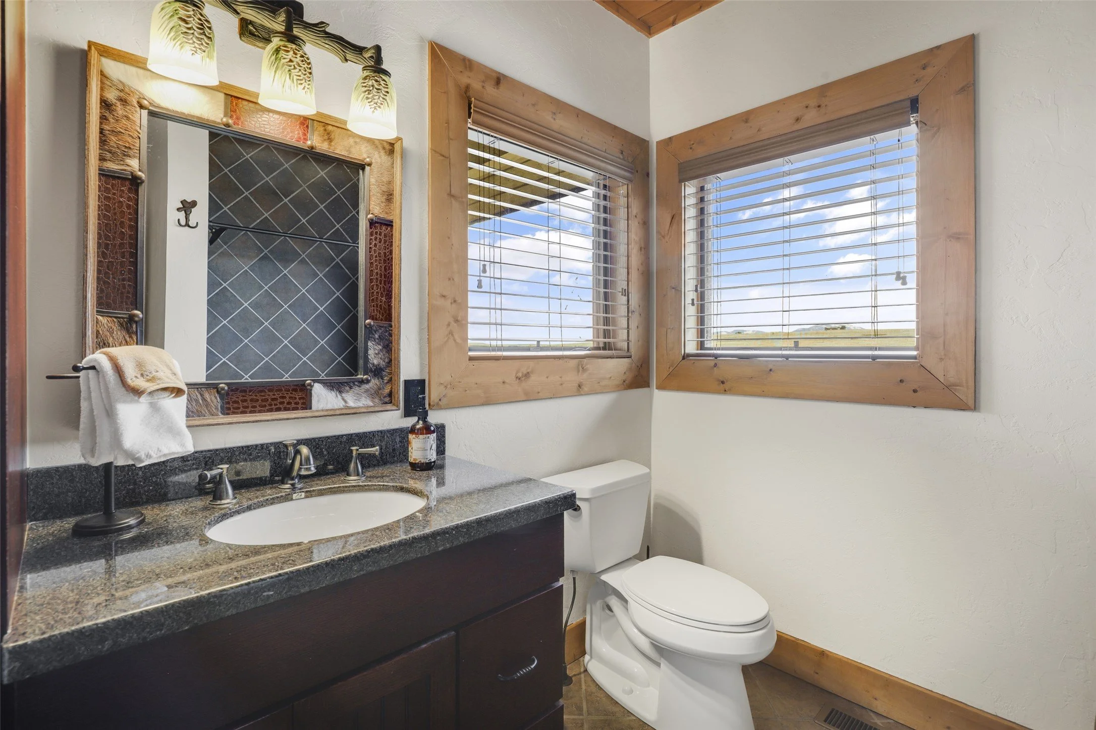 Belt - Bathroom 2.jpg