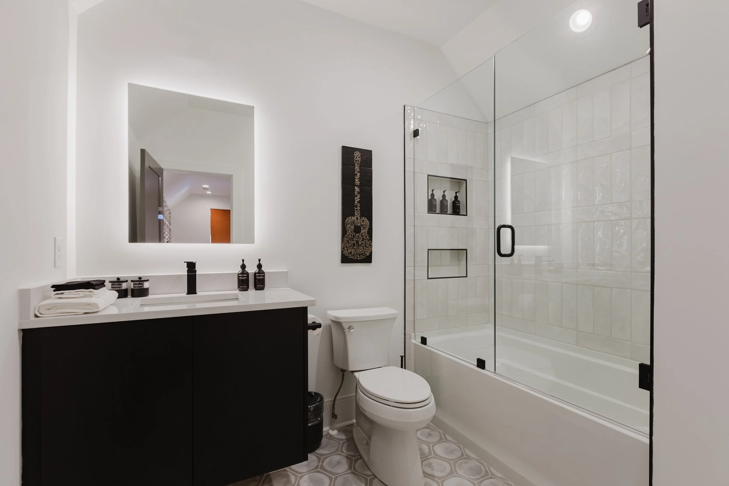 Notes of Nashville - Bathroom 3.jpg