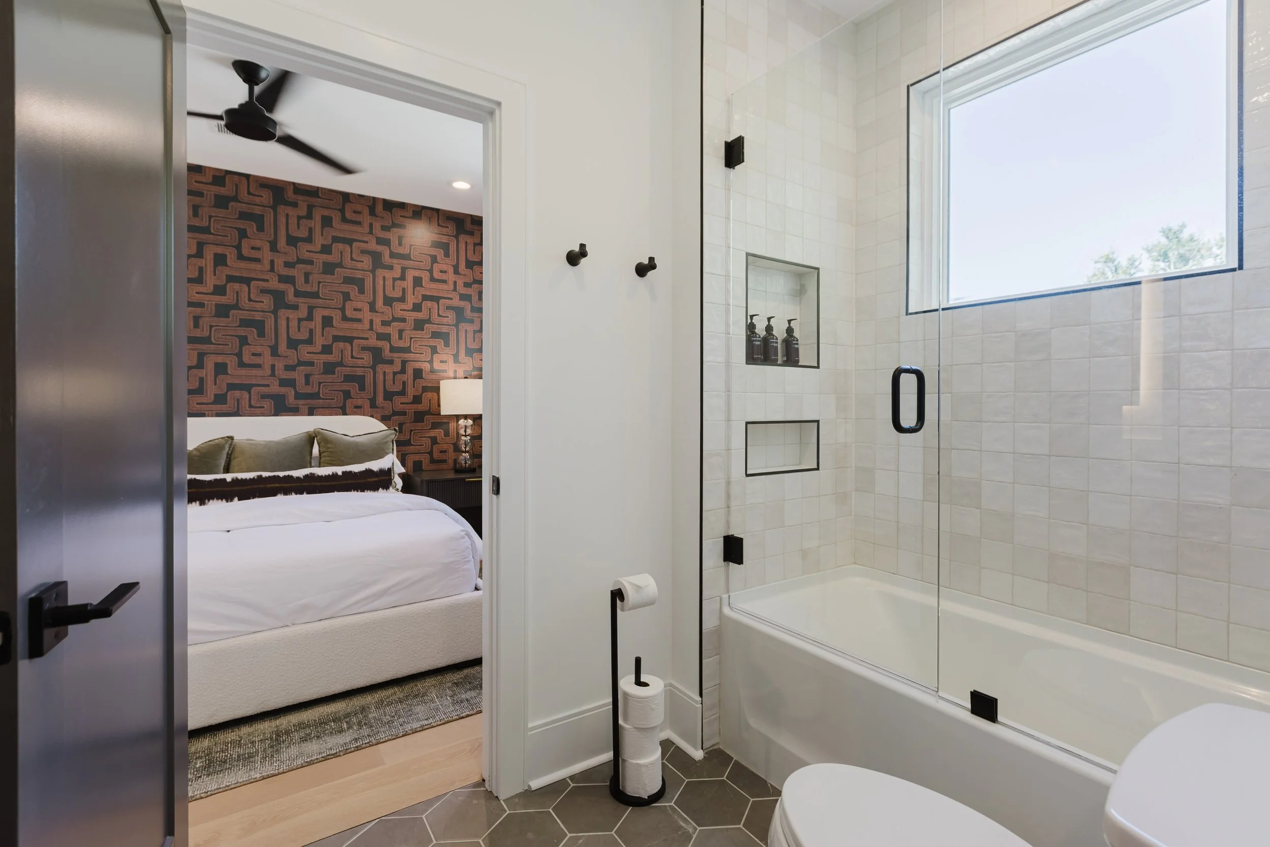 Notes of Nashville - Bathroom 2.jpg