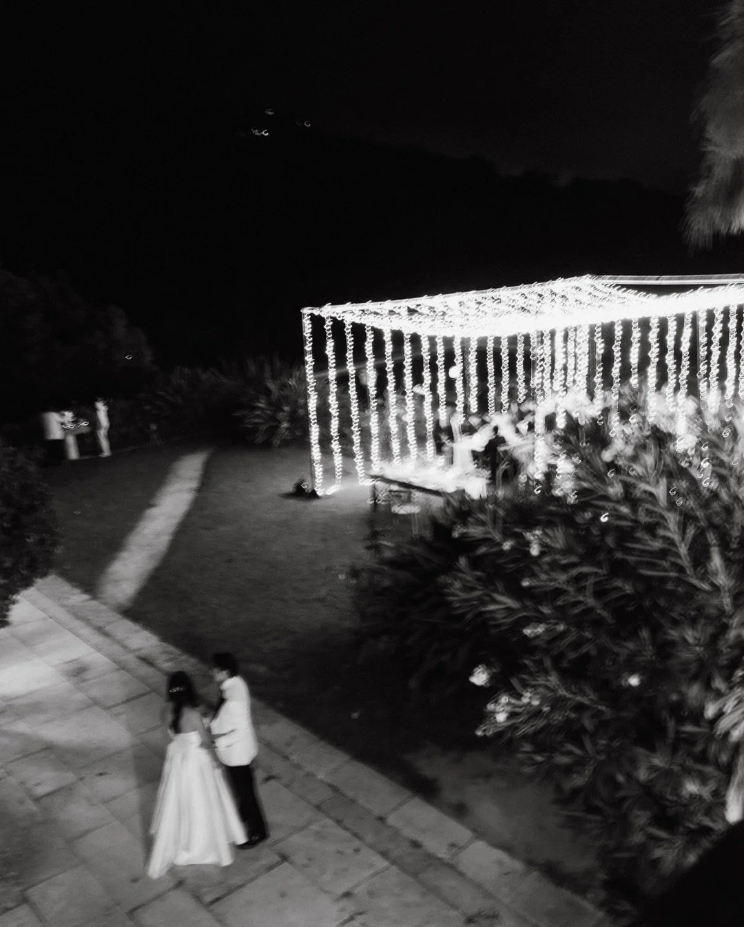 Sharon &amp; George ❤️

Venue: @quinta_de_sao_thiago
WP: @fashionmomentseventos @joana.frade.weddingplanner
Photo: @rosadoshootstories
CC: @oyestudio.co
AV&rsquo;s : @djdess_
Catering : @foradecasa.catering
Bride : @bridalreflectionsny
Groom: @suitsu