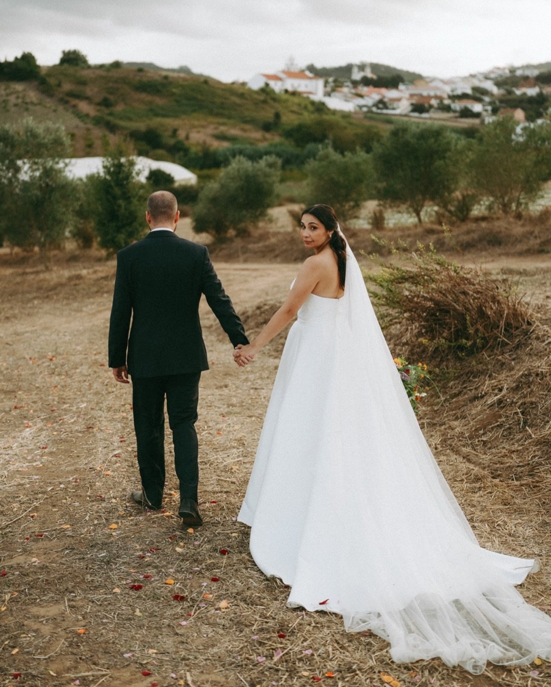 Ba &amp; Miguel 🫶

WP: @events.meliora 
MUA: @beautybridal.pt