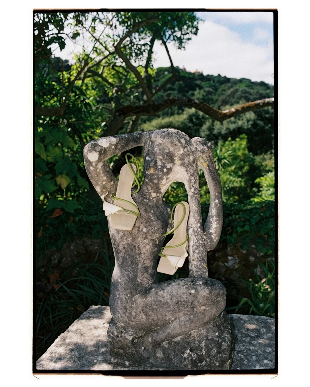 Sharon &amp; George film 🎞️

Venue: @quinta_de_sao_thiago 
WP: @fashionmomentseventos @joana.frade.weddingplanner 
Photo: @rosadoshootstories 
Cc: @oyestudio.co 
AV&rsquo;s : @djdess_ 
Catering : @foradecasa.catering 
Bride : @bridalreflectionsny 
G