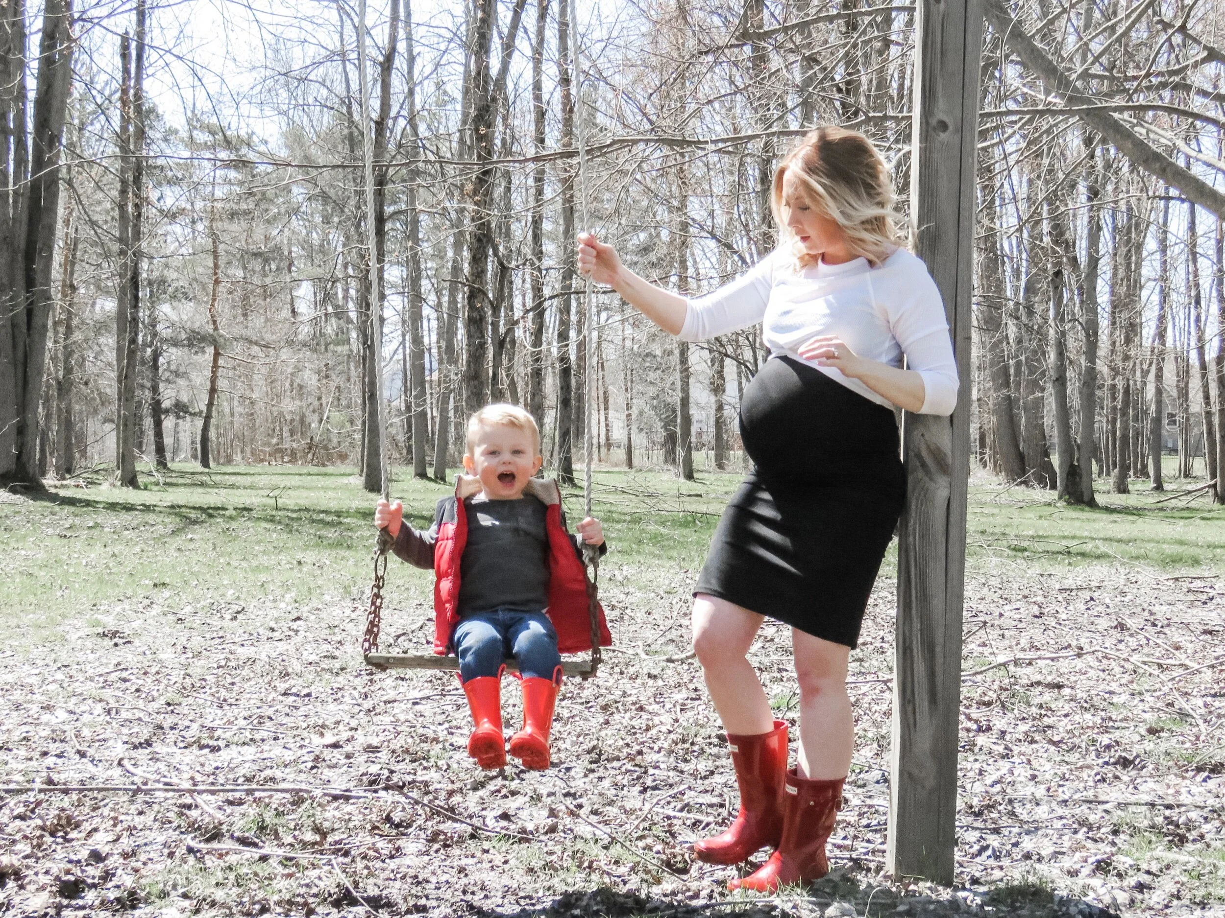 Makeshift maternity  pictures!