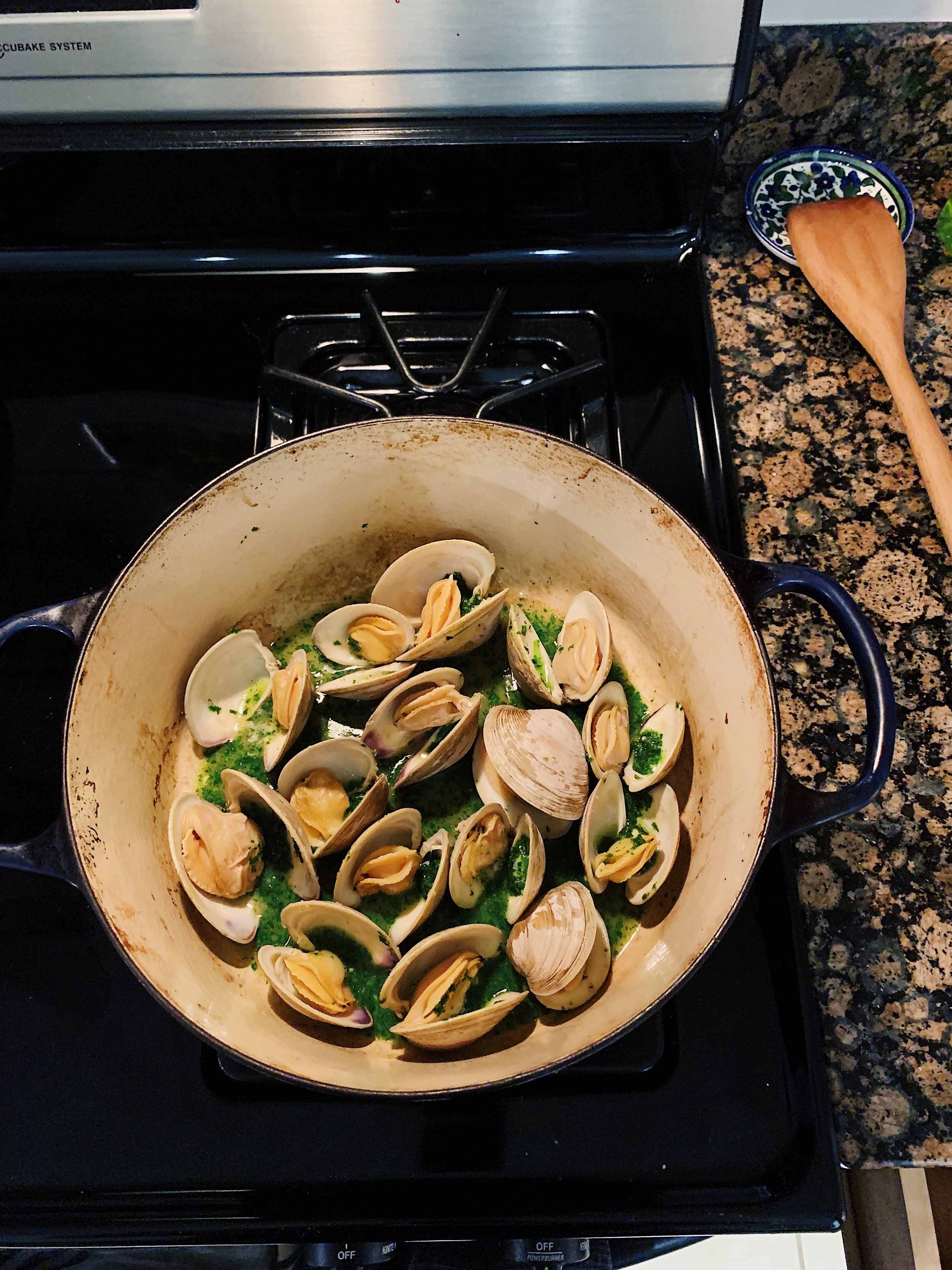 littleneck-clams-green-garlic-leftover-wine-alison-roman-parsley.jpg