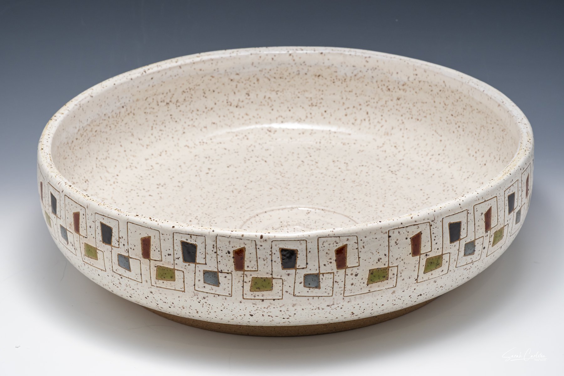 Serving bowl.