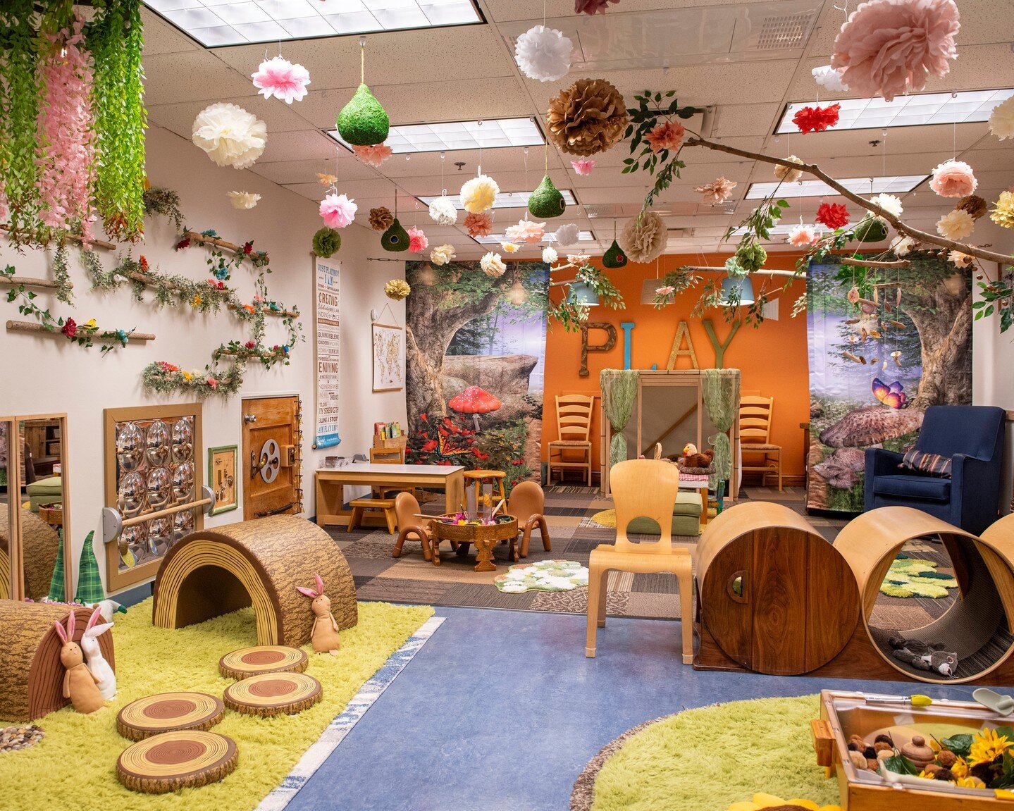 Come join us for a fun adventure in Pritzker Playspace's Enchanted Forest! 🍄🌳✨ It's a magical place where children and families can let their imaginations run wild, sharpen their observation skills, and engage their senses in a beautiful woodland g