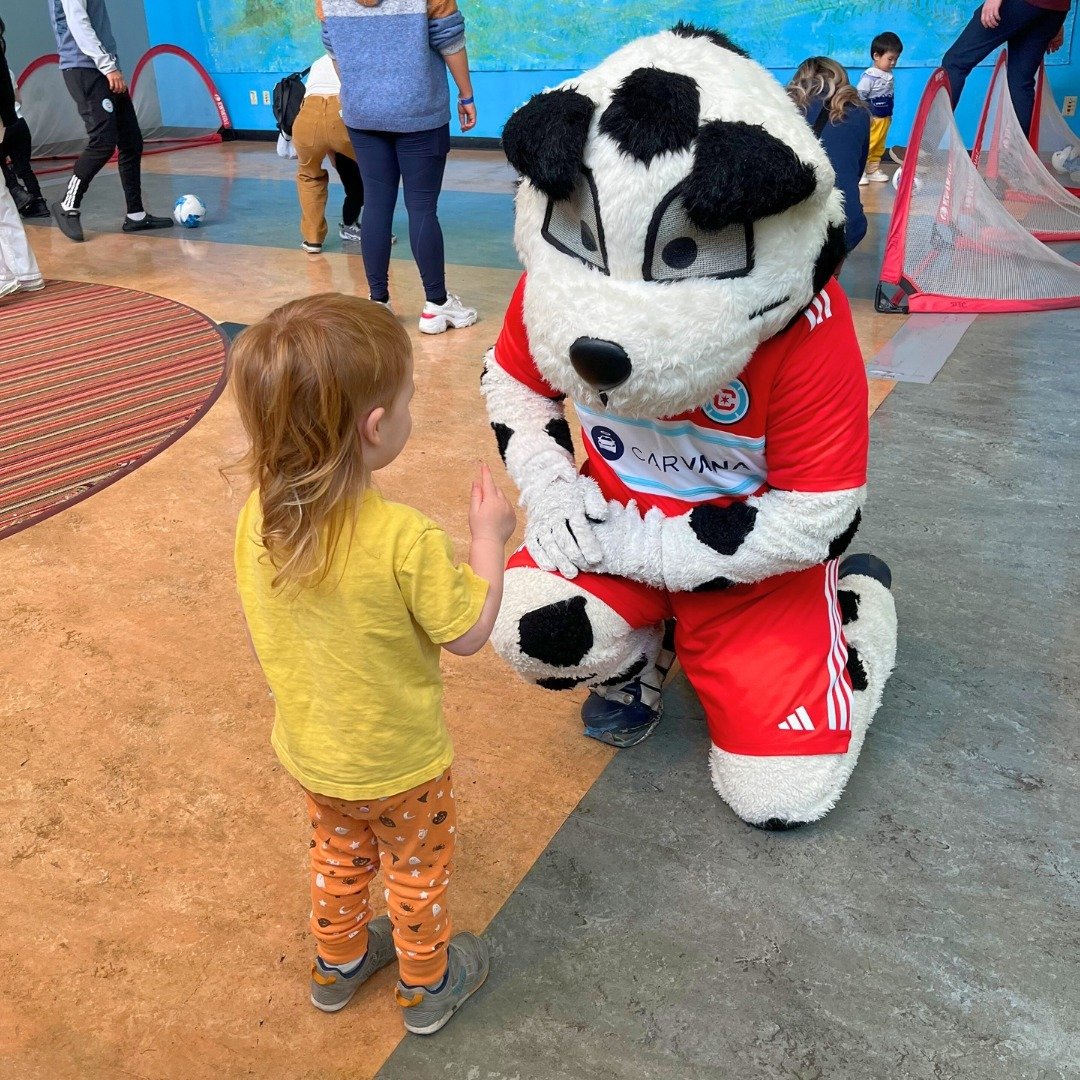 NEXT WEEK 🔥⚽ Mark your calendars for Summer Soccer with @ChicagoFire at Chicago Children's Museum.
On June 15 from 10 am to 12 pm, get your feet 👣 and brain 🧠 busy with fun, physical play! Builds focus, social interaction, confidence, creativity a