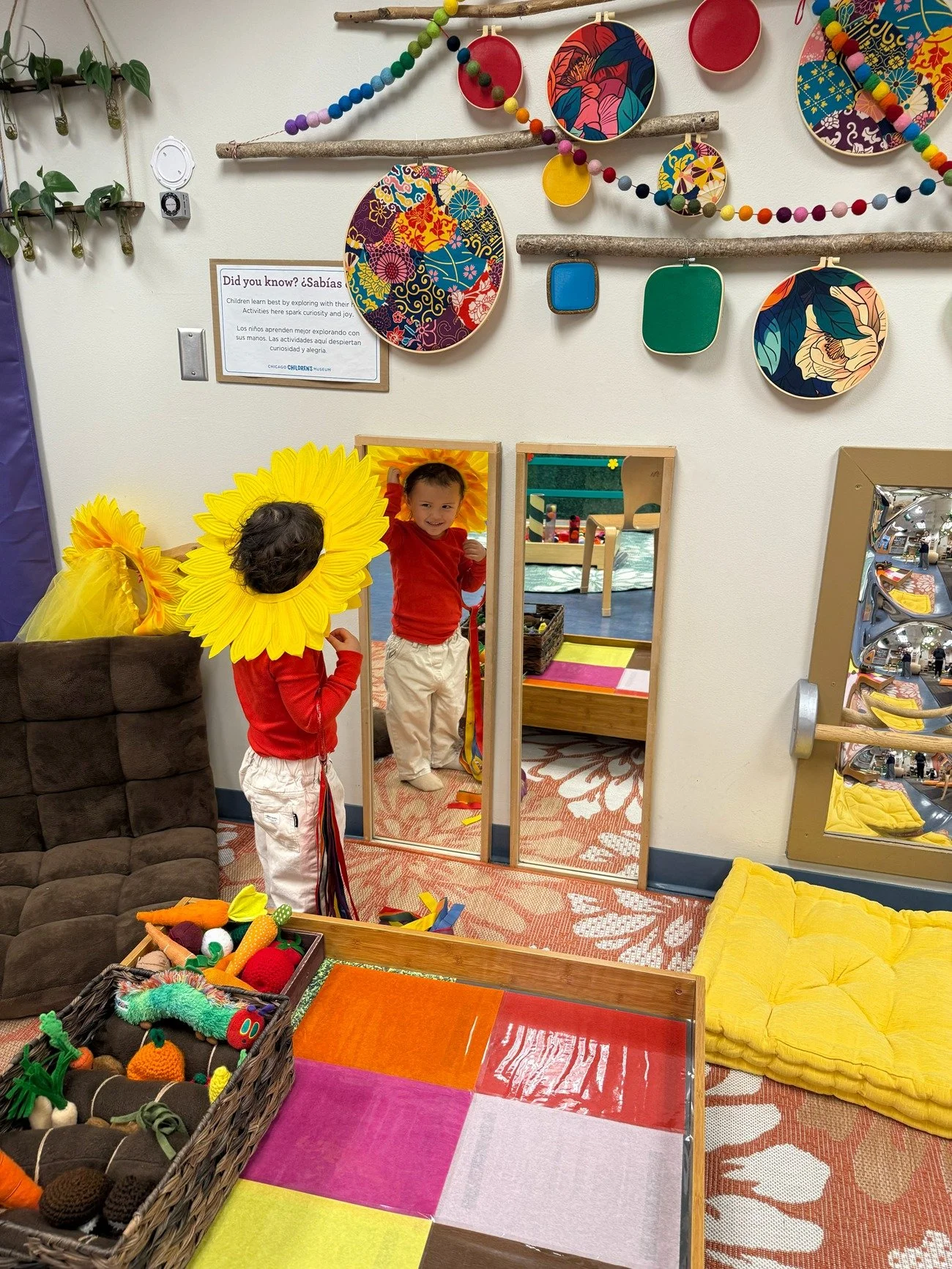 It&rsquo;s giving ✨spring✨ 

This visitor looks like they're for warmer weather and spring flowers 🌻. Come dress as a flower and more when you join us for a bright, hands-on color adventure in Pritzker Playspace. Follow colorful paths, explore light