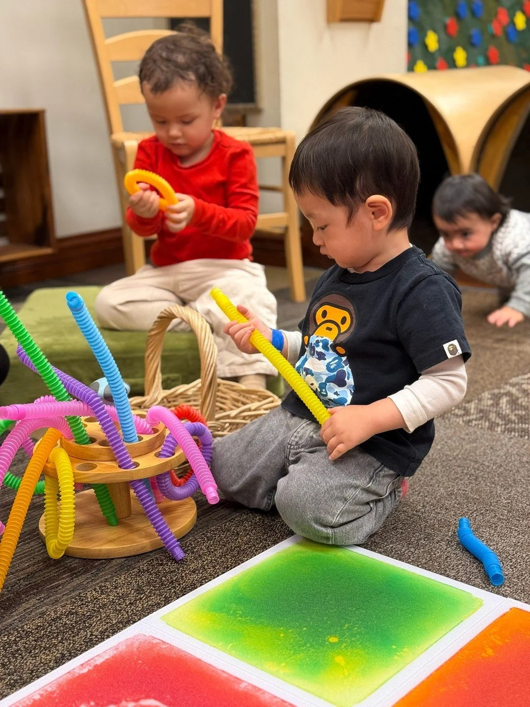 Feeling a little blue after that brief taste of spring weather? Bring some color 🌈 back to your day in Pritzker Playspace as you take part in a hands-on color adventure exploring light and shadow, following colorful paths, and more. https://www.ccm.