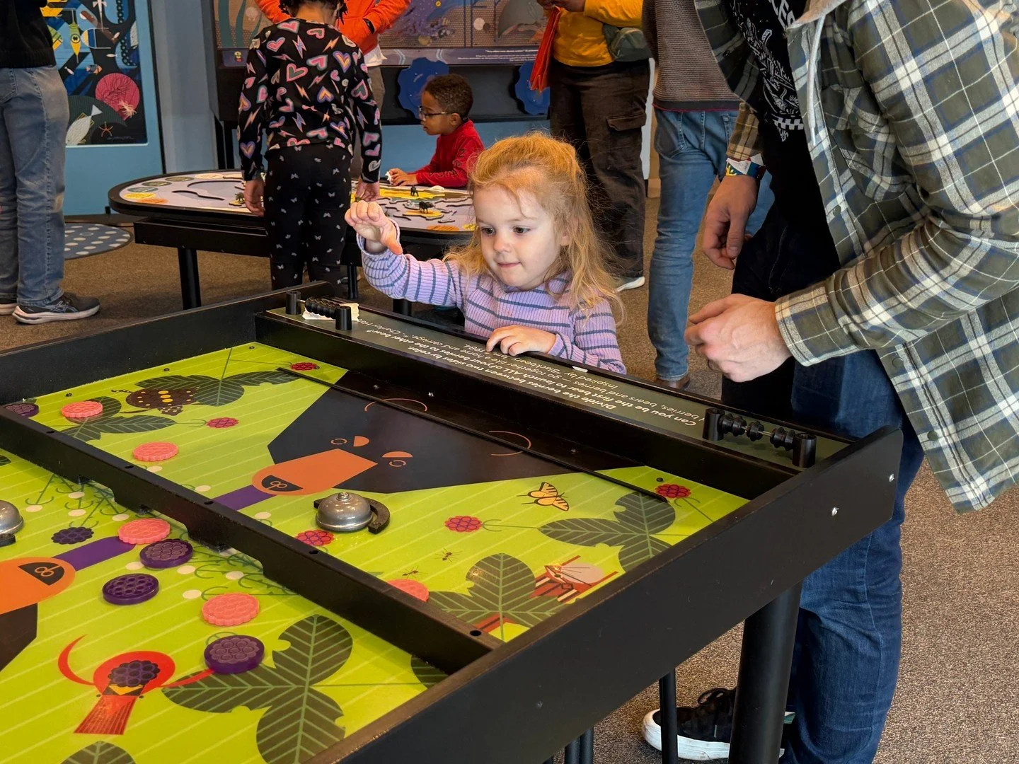We&rsquo;ve got some pawsitively hungry bears 🐻 in I AM WILD. Can you help feed them? Come shoot the berries 🍓 to each of the bears when you visit the exhibit. https://www.ccm.org/i-am-wild