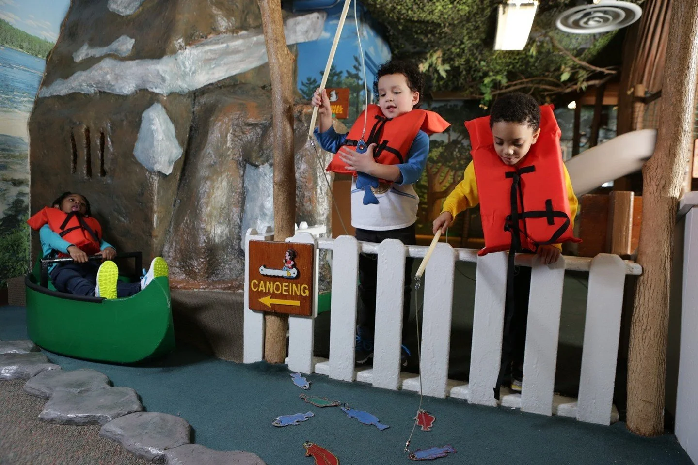 Trying to figure out fun days with the family now that the weather&rsquo;s getting warmer? Make sure our next Kids Free Day on May 3 is part of your plans. Make a splash in Water City 🌊, go &ldquo;camping&rdquo; in Treehouse Trails 🏕️, and more. ht