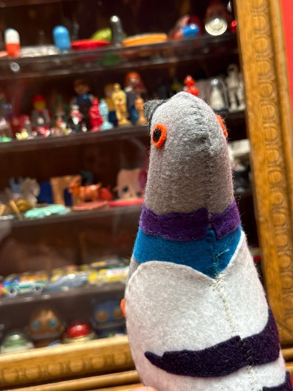 Did you know pigeons collect their own version of trinkets when making their nests? They often find twigs, leaves, and other debris that make up those nests🪺. Earl stopped by Michael's Museum to see the trinkets in there and maybe get some inspirati