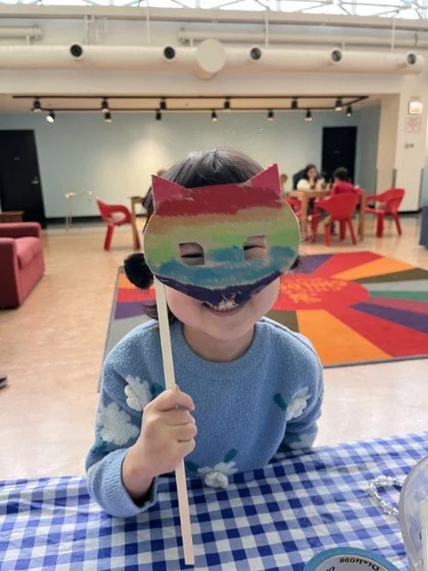 Looking for something to do before you head out to trick-or-treat on Halloween?🎃 Stop by the museum from 1-4 pm on Oct. 31 to design a one-of-a-kind colorful mask to wear with your costume. Spooky, silly, or sweet, your wearable art will create a lo