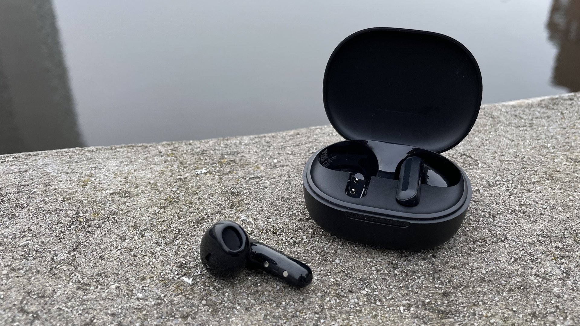 Redmi Buds 3 REVIEW: The First Redmi Semi-In-Ear Earbuds! 
