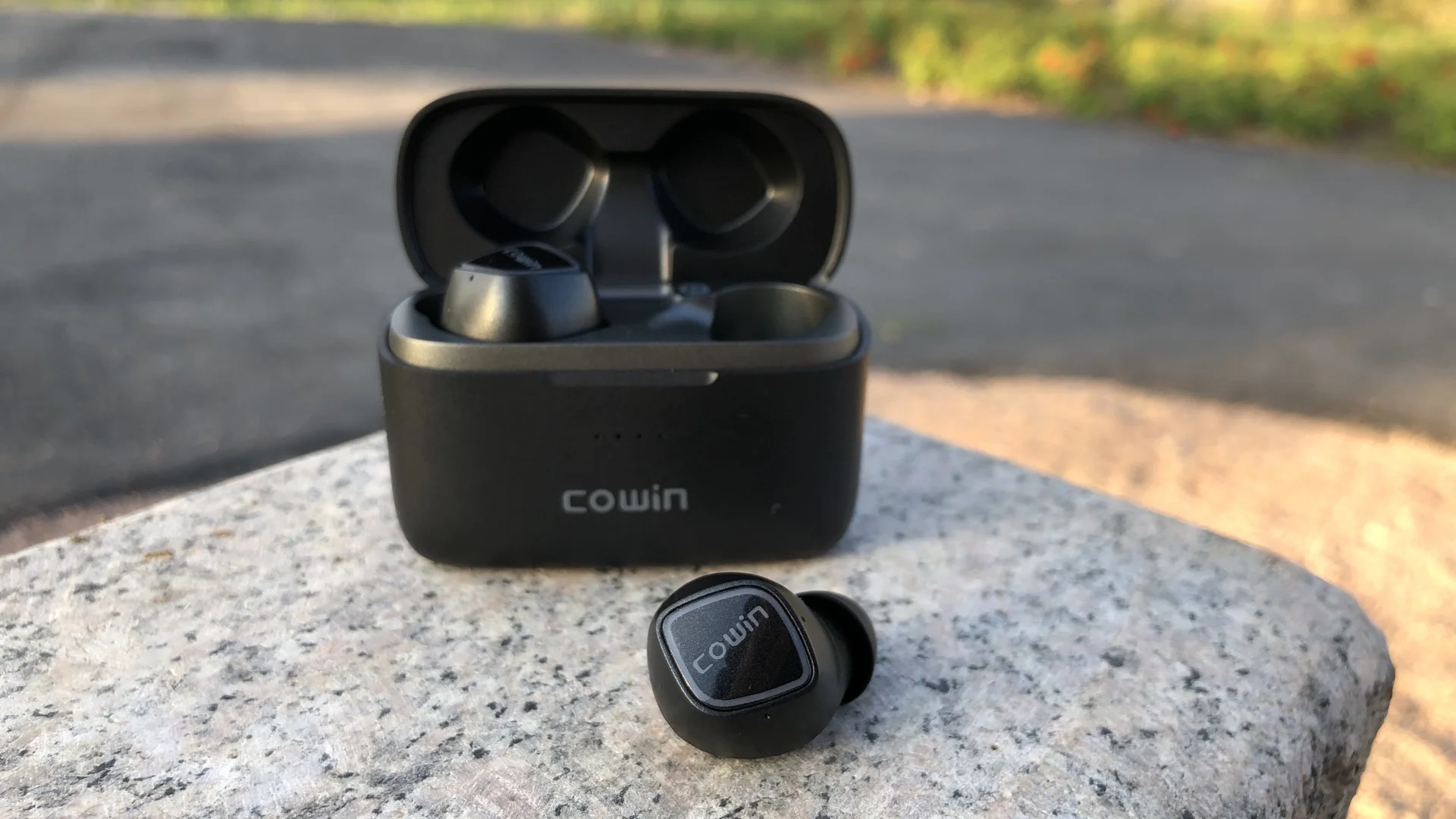 The sound quality makes up for the controls on the Cowin KY02