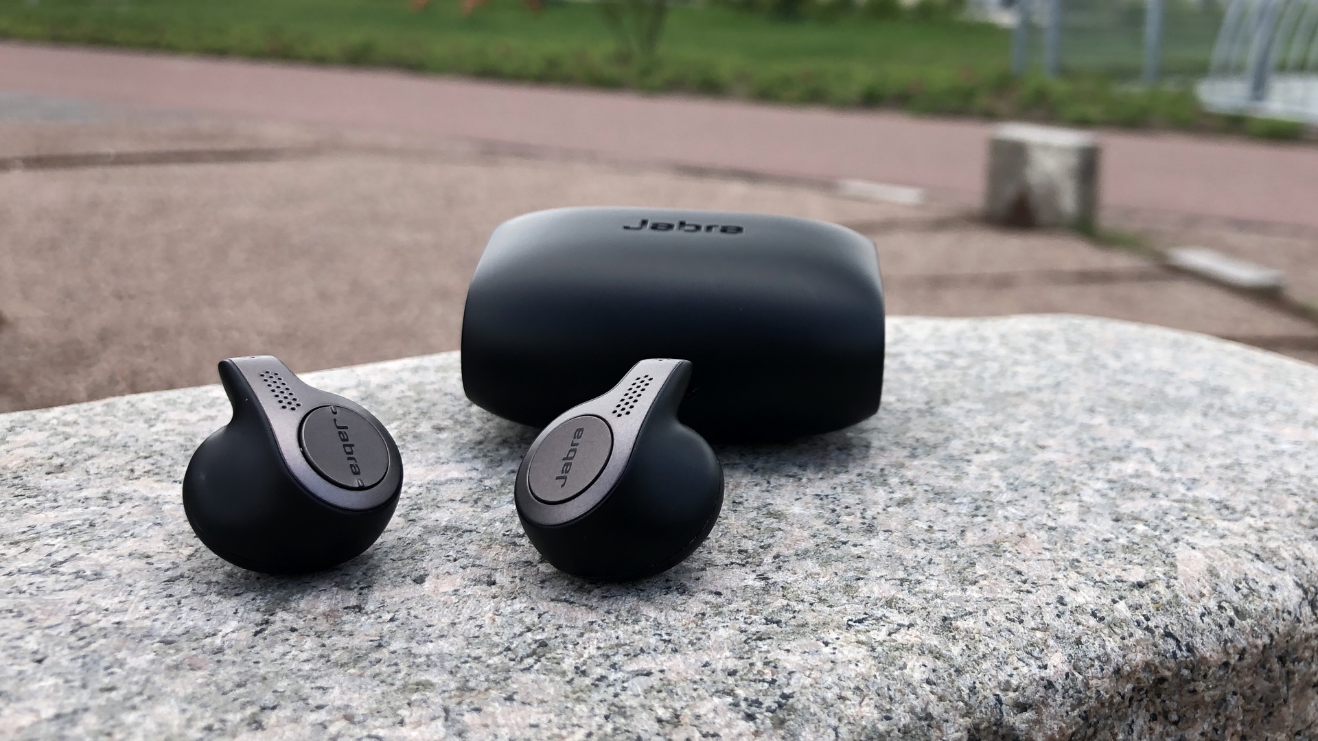 Jabra Elite 5 wireless earbuds review