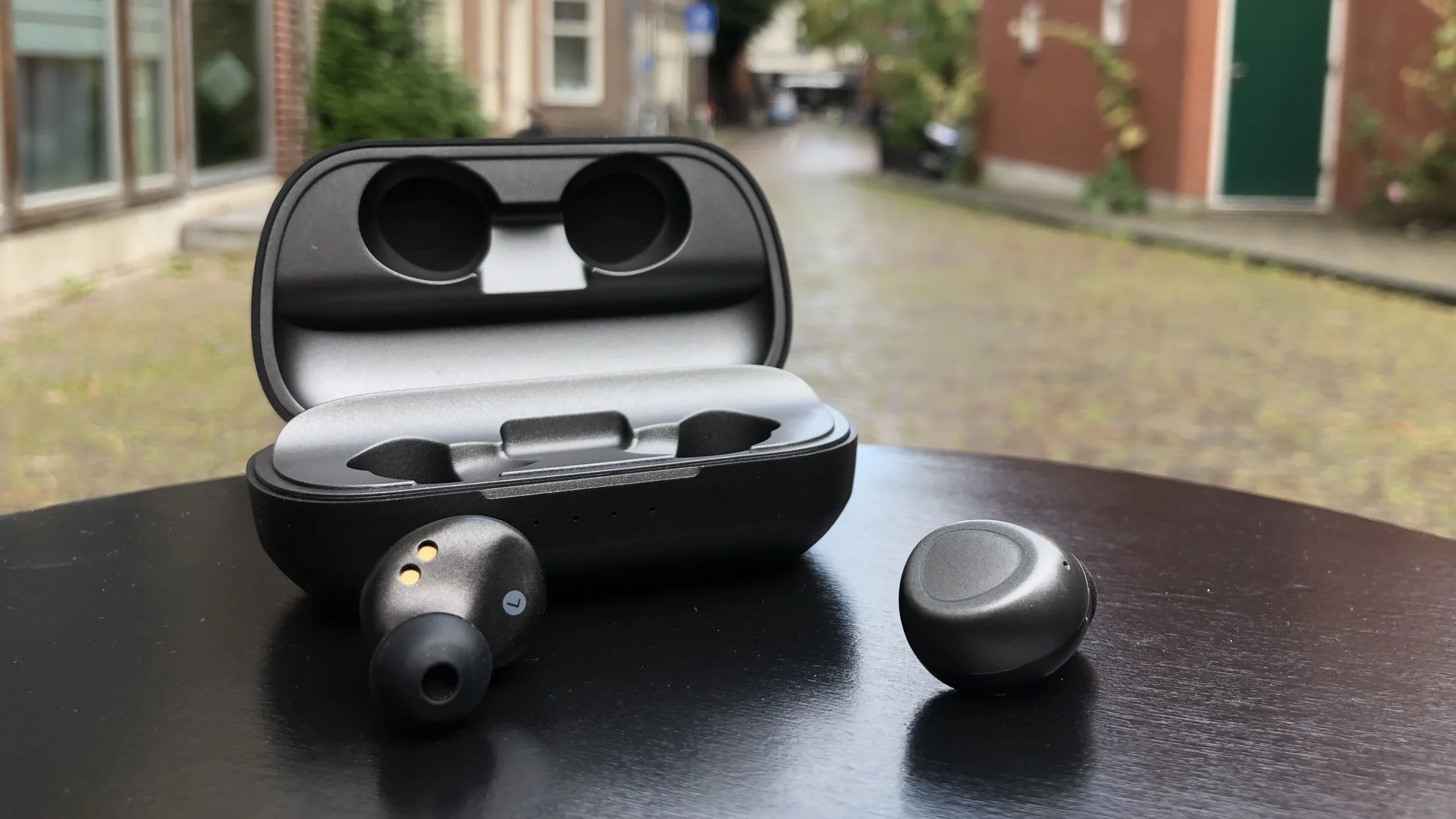 Anomoibuds IP010 Plus review battery wireless.jpg