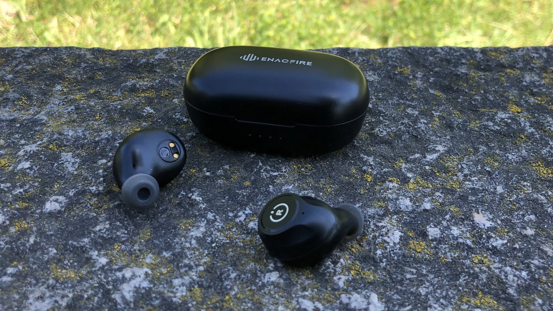 enacfire e60 wireless enacfire wireless headphones one not working