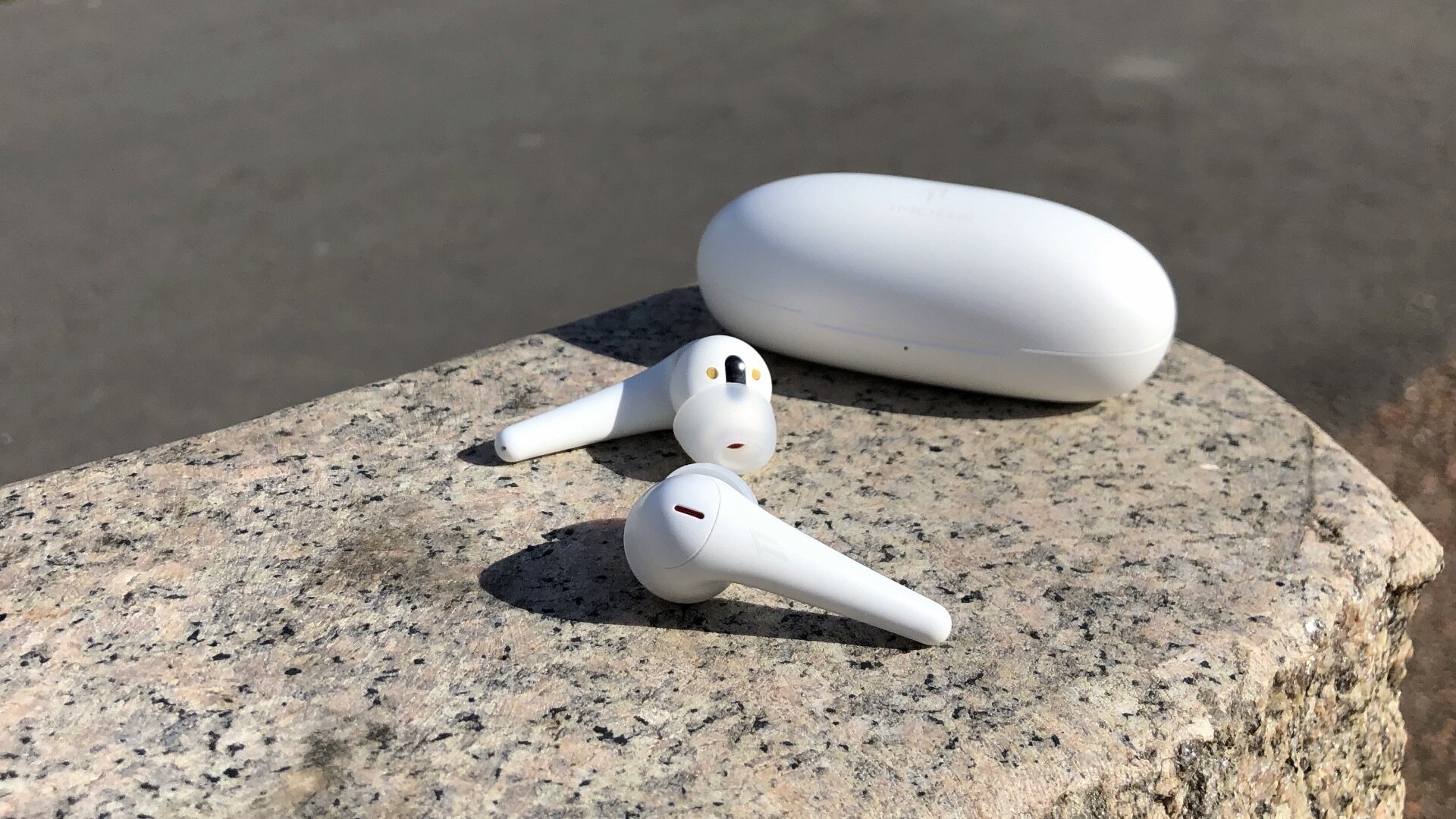 1more ComfoBuds Pro vs AirPods Pro review.jpg