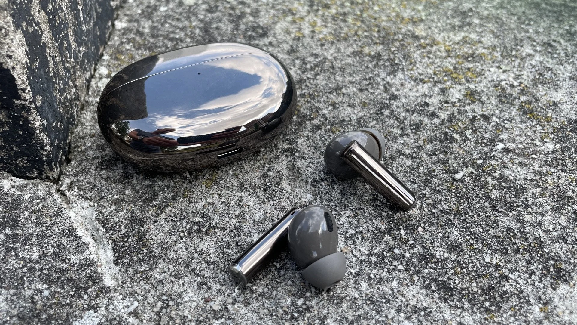 Realme Buds Air 6 vs Buds Air 6 Pro review: Which is better?