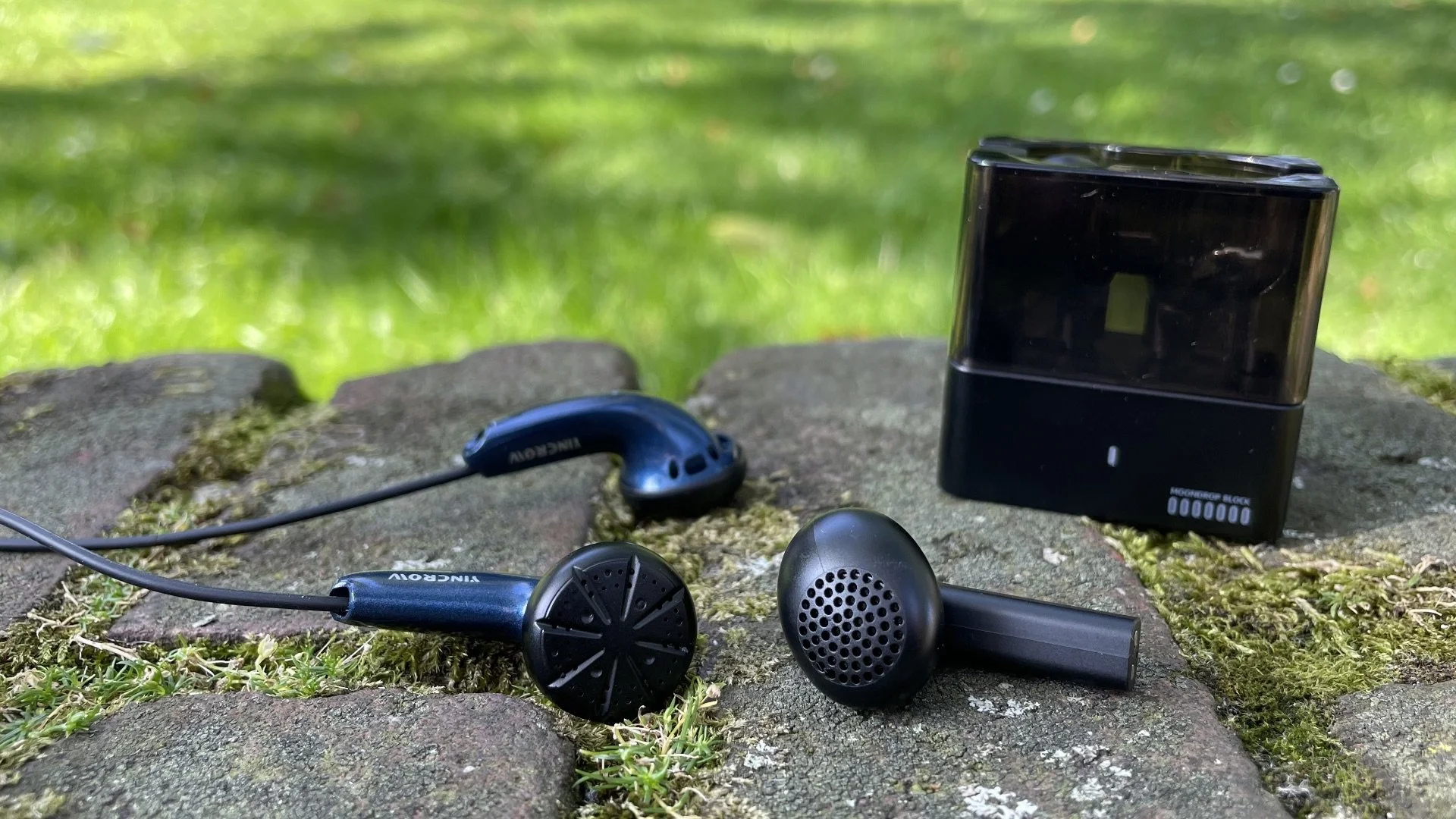 Wired vs wireless flathead earbuds: Yincrow X6 vs Moondrop Block