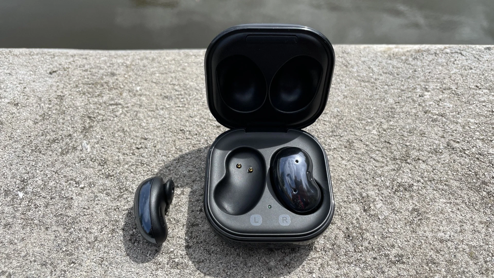 Samsung Galaxy Earbuds Are Buds Live Waterproof Galaxy Buds Live