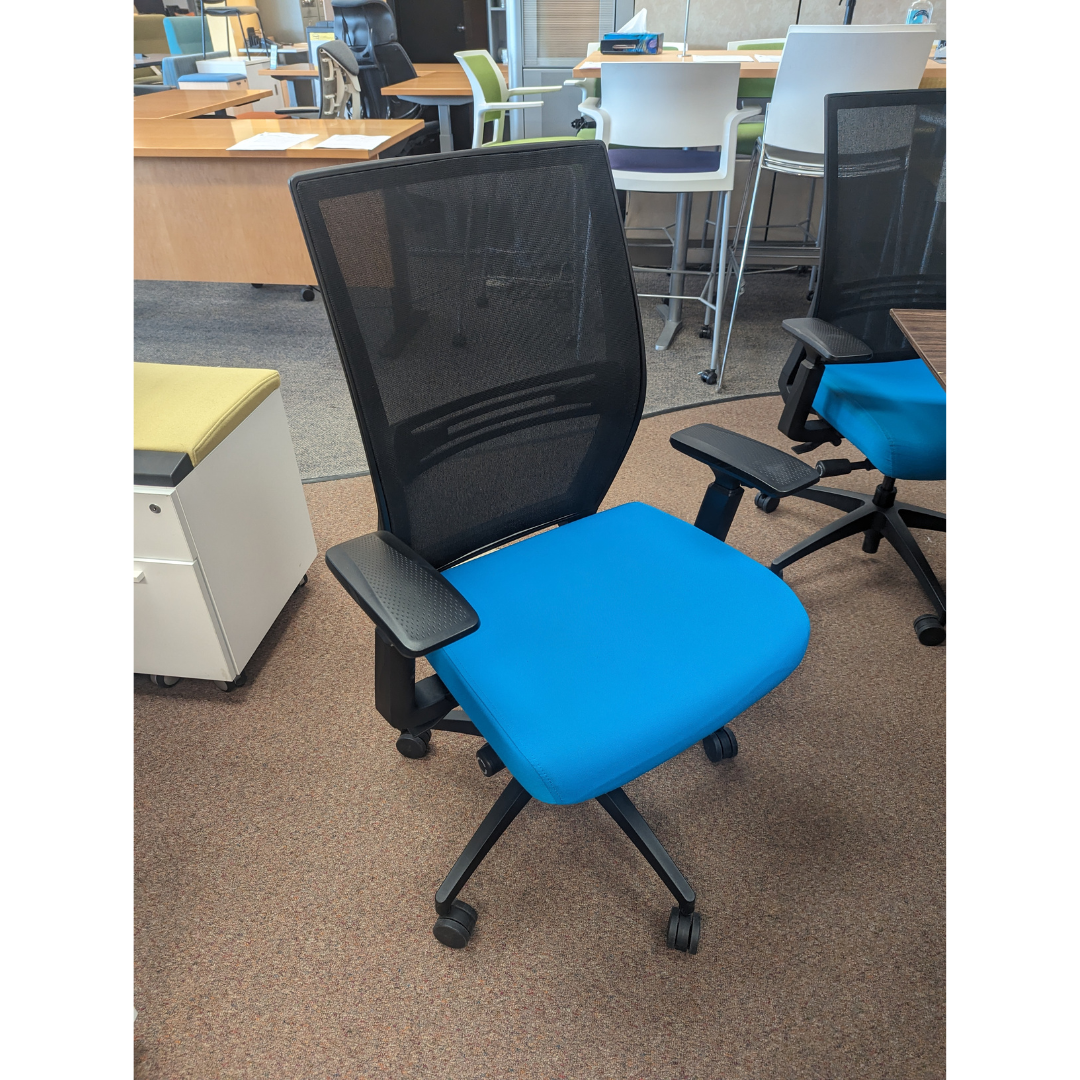 SIT ON IT | Amplify Chair