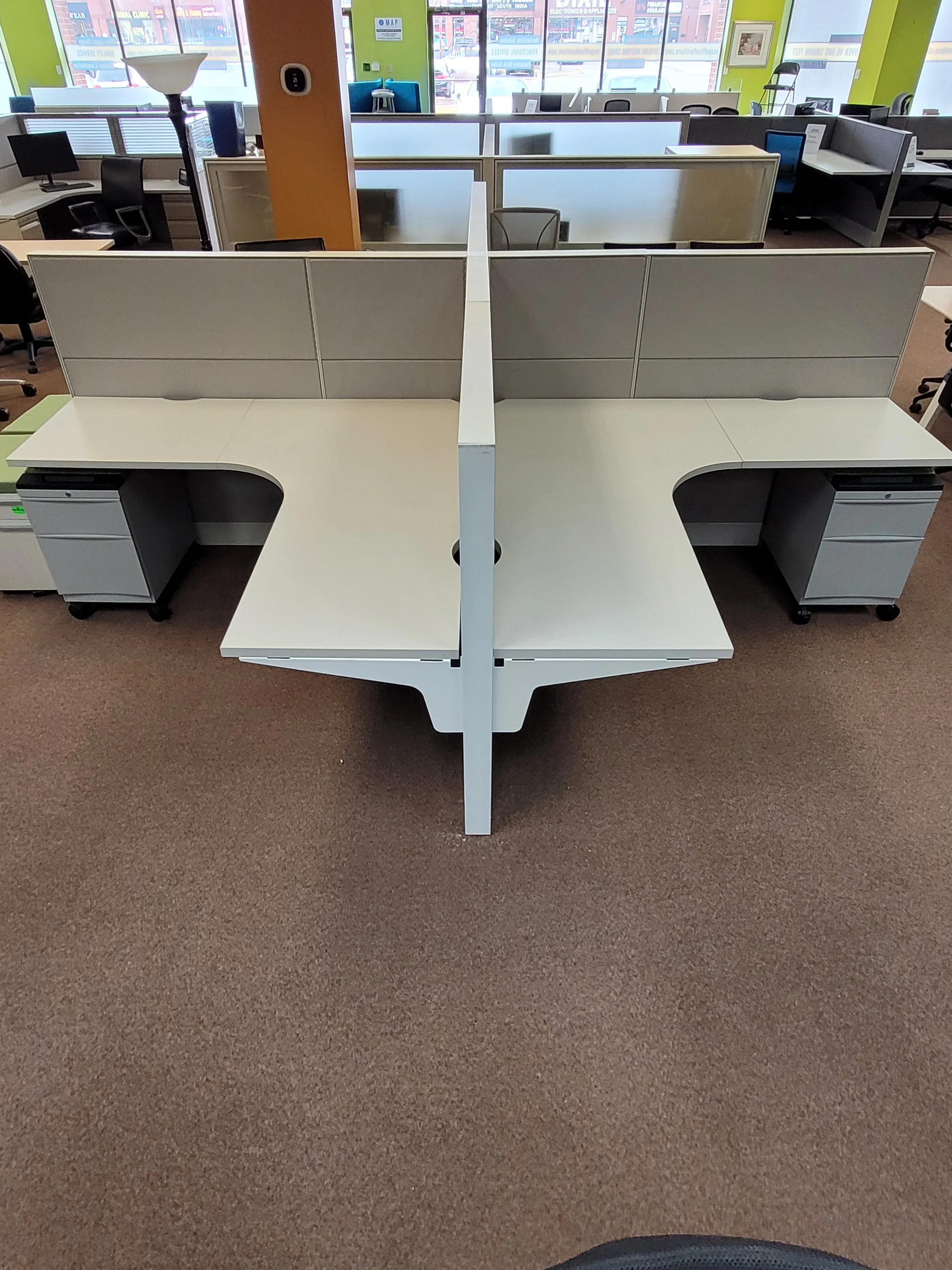 TEKNION LEVERAGE | Workstation 5ft 6" x 5ft 6"