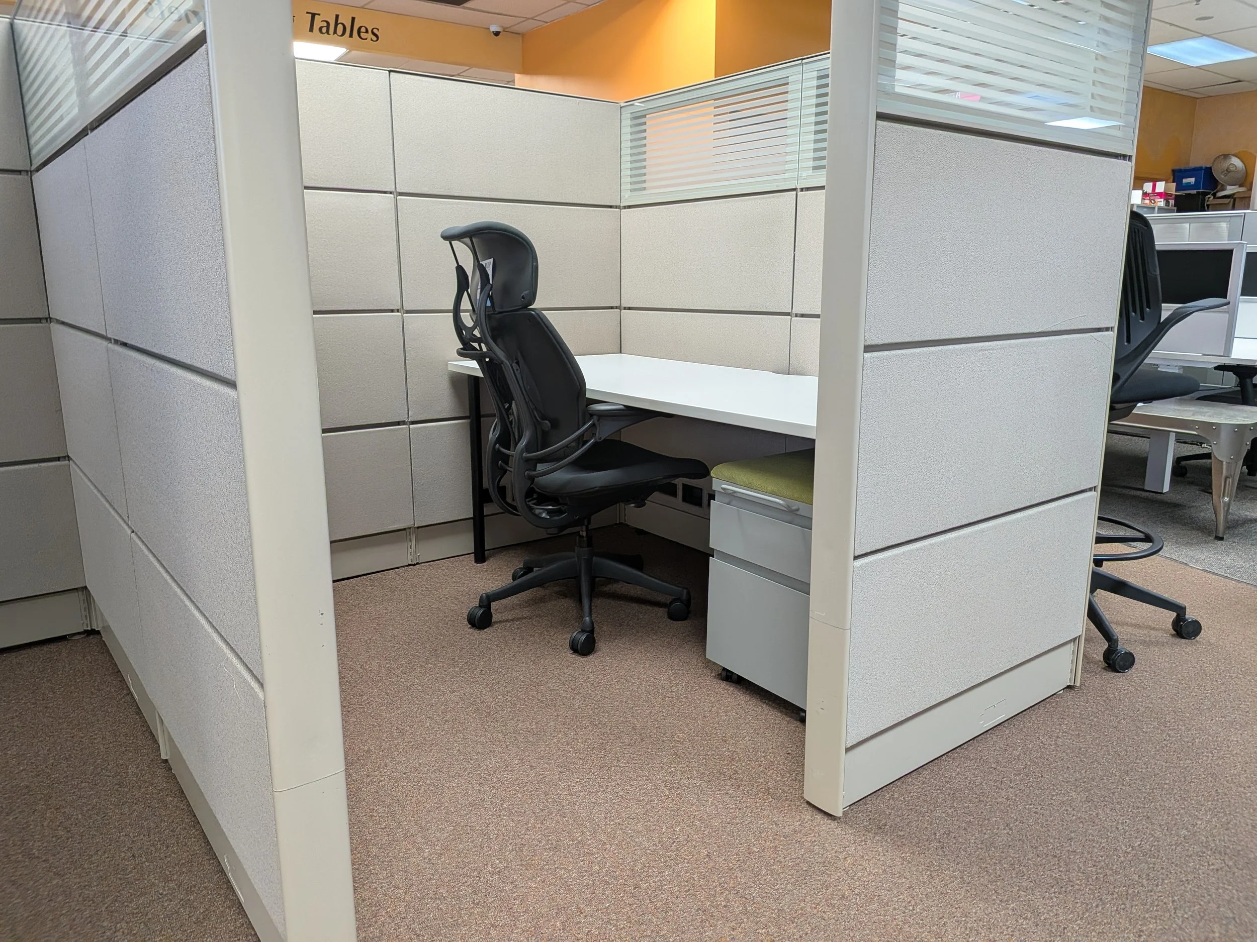 TEKNION TRANSIT | POD OF 4 STATIONS 6ft x 6ft X 65"HEIGHT
