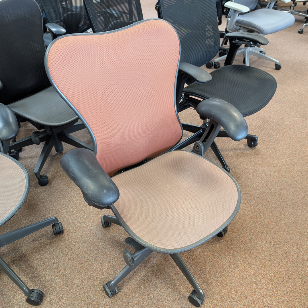 HERMAN MILLER | Mirra 1 Chair