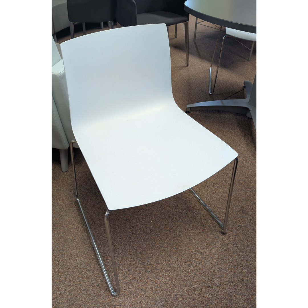 ARPER | Stacking Chair