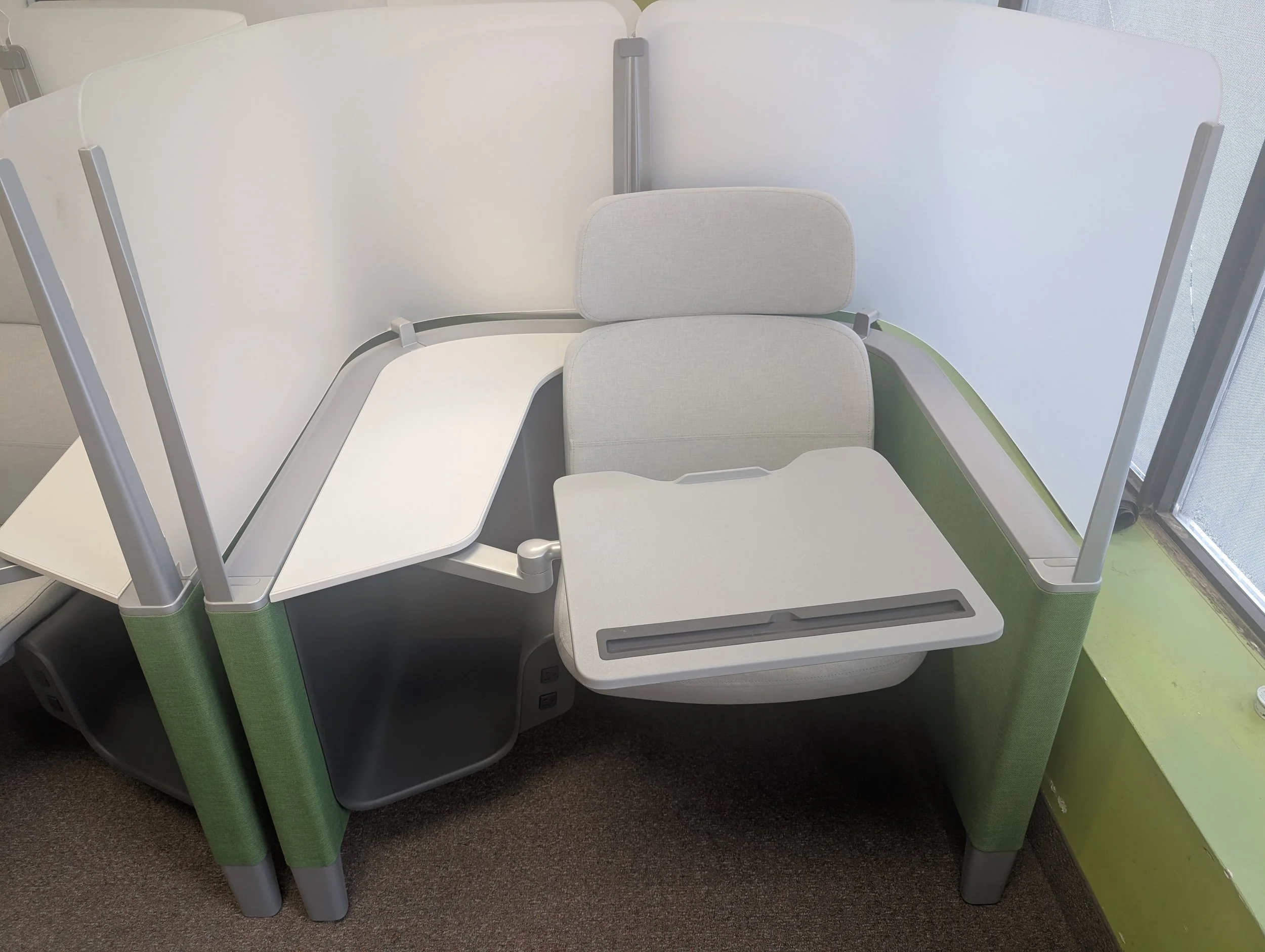 Steelcase Brody WorkLounge Booth 2.jpg