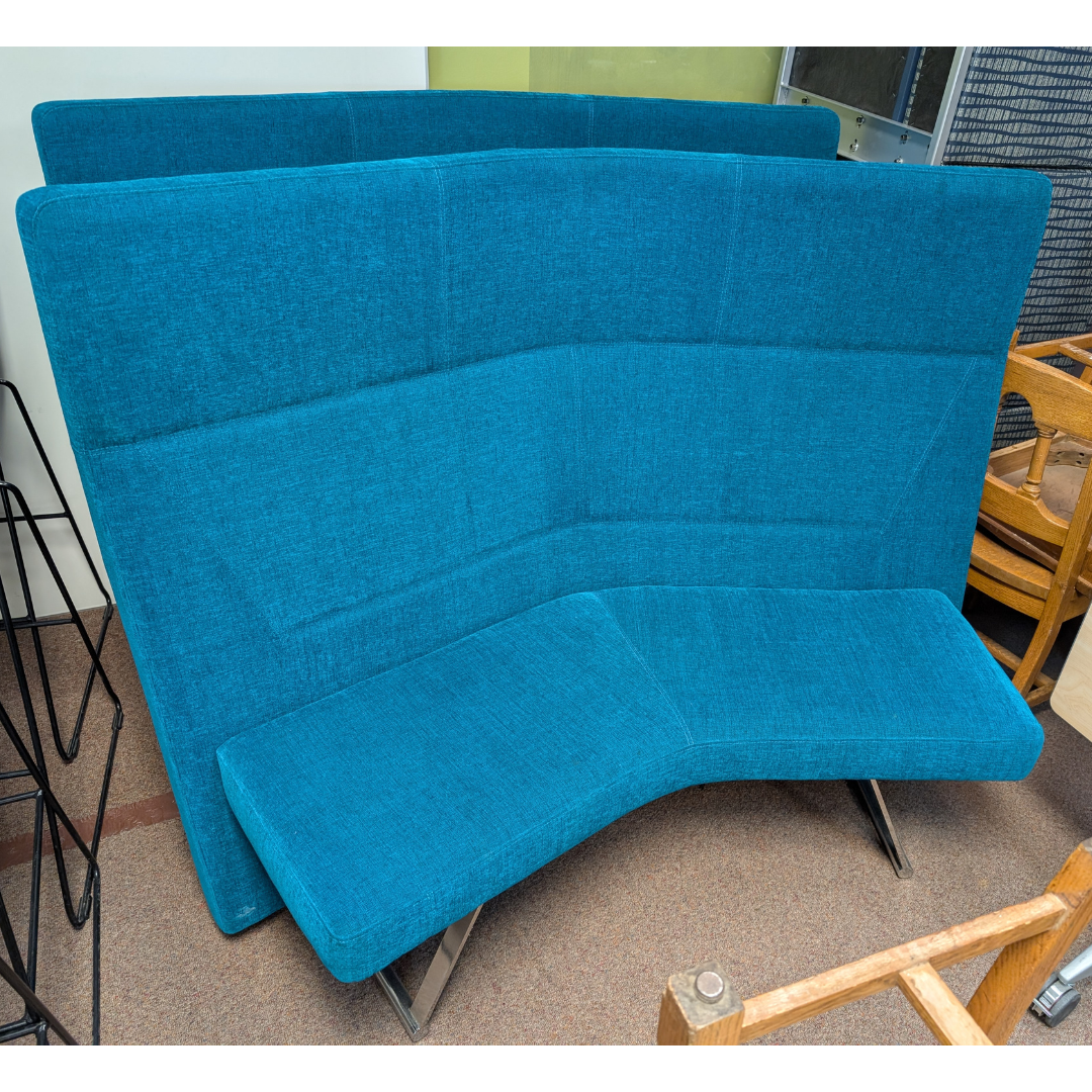 Keilhauer Sofa blue 1.png