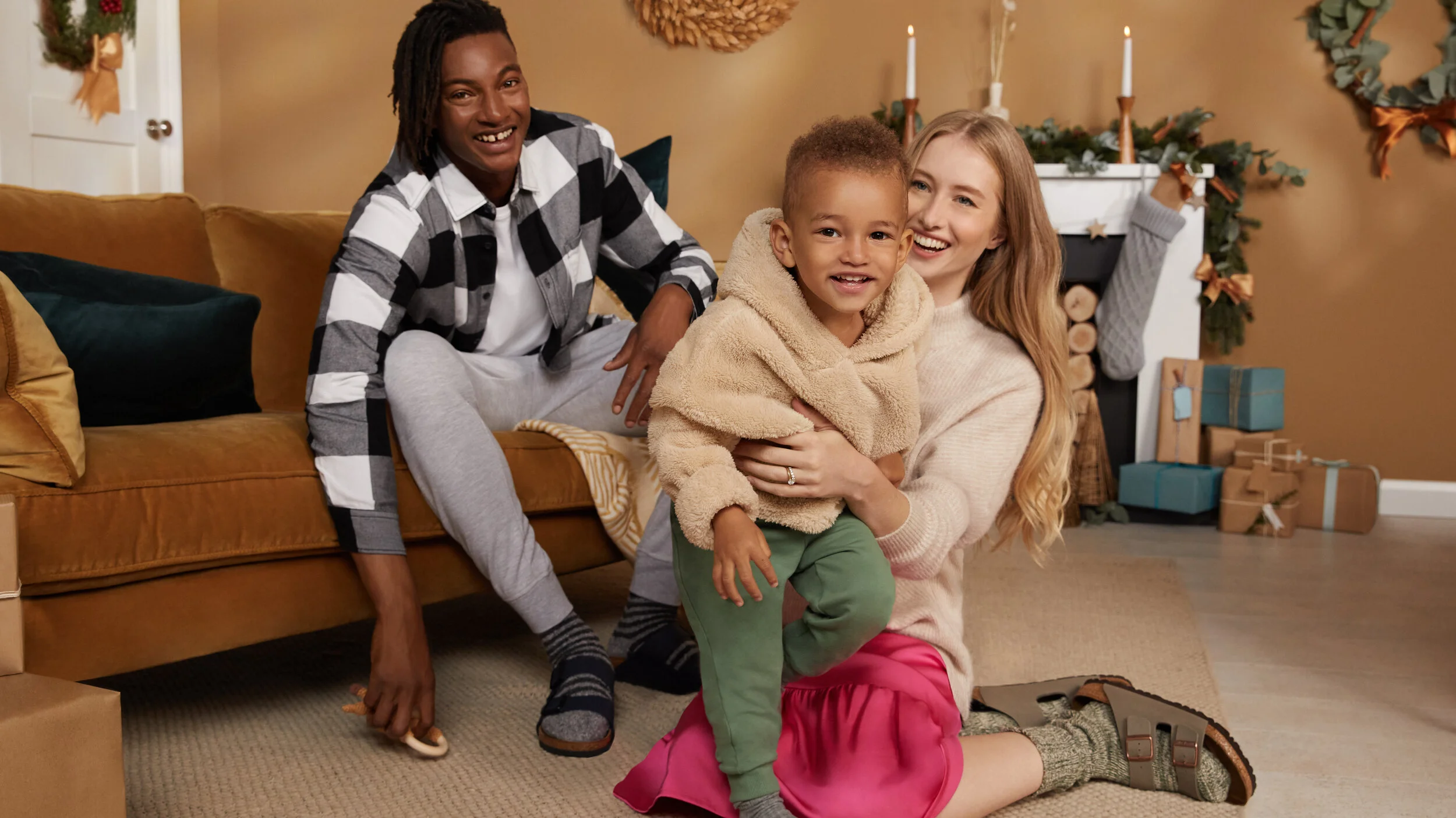 AW20_HP_COG_NOV_FLIP_MODEL_COZY_HOME_LOOK2_240.jpg