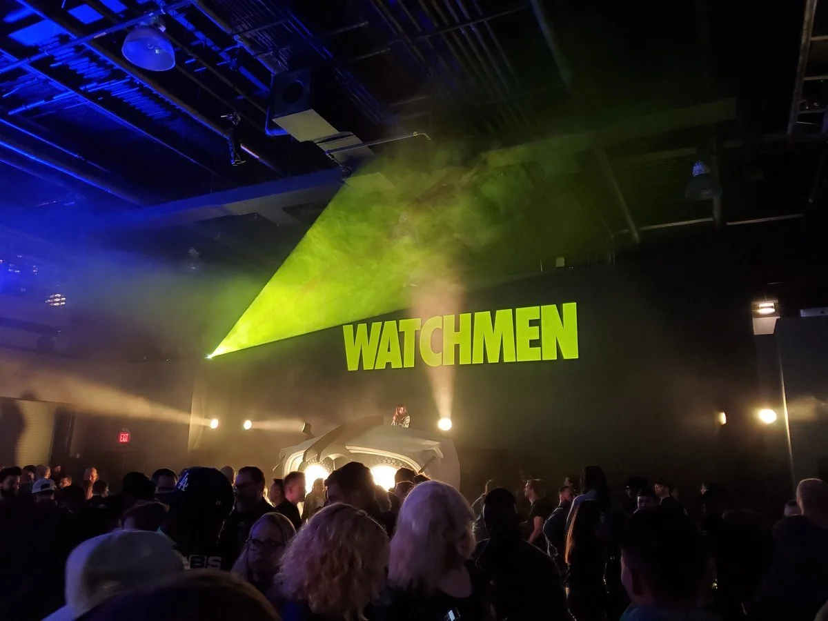 watchmen above owl ship.jpg