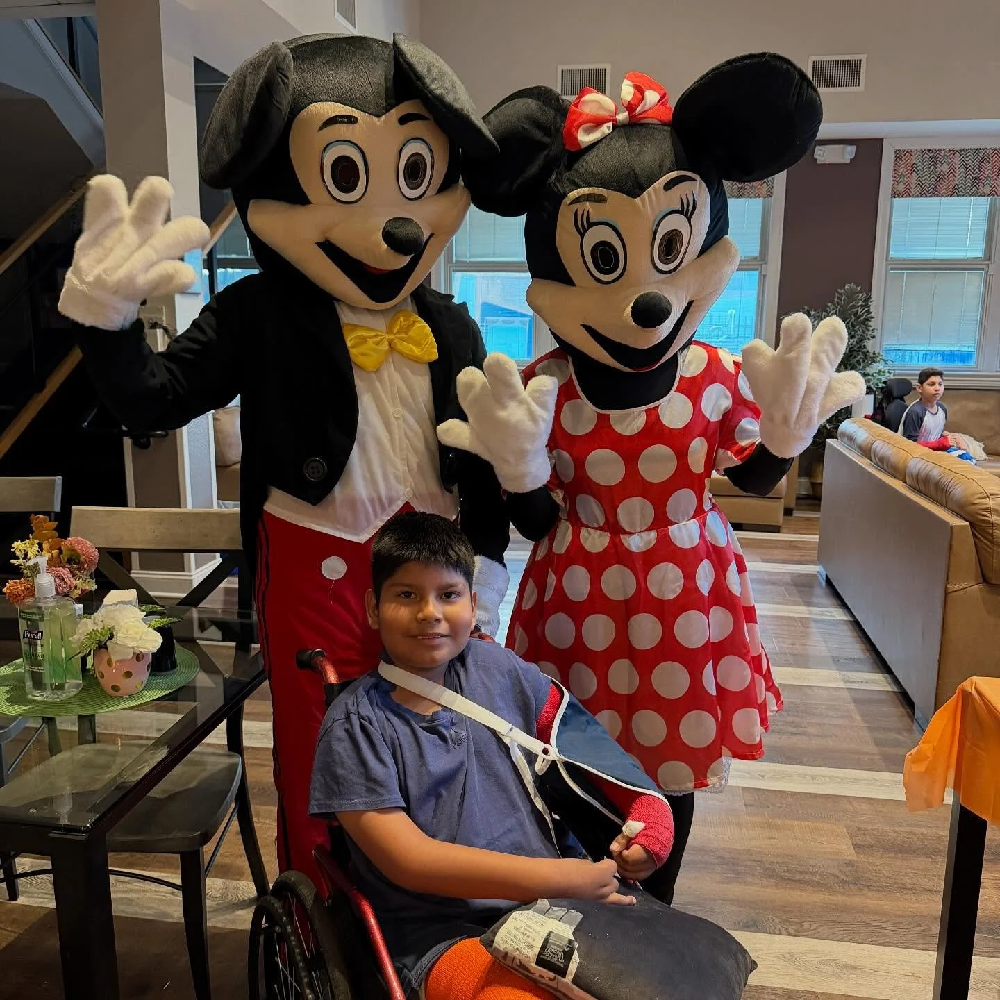 We had a wonderful visit today at the @rmhsnj! Special visitors joined for the fun, with pumpkin painting, and  fun balloons made by our Campus Minister! We also cooked &amp; served a pasta &amp; meatball dinner! We love visiting this special place! 