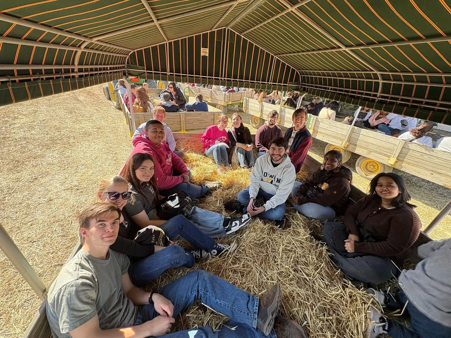 A find special events day at @duffieldsfarm ! 🤎🎃
#rowancatholic #rowanuniversity #catholicampusministry #stbridgetuniversityparish #newman #collegeministry  #allarewelcome #fall