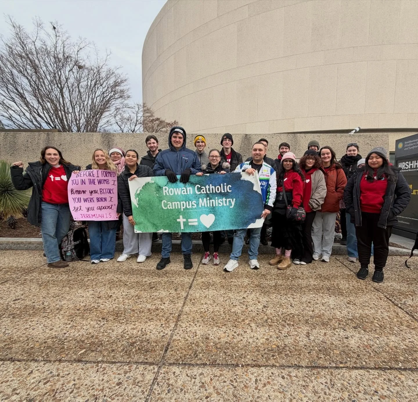 Please pray for our students, Fr. Piro and Kari attending the March for Life in Washington DC today! 🙏🏻 👣 

#rowancatholic #rowanuniversity #catholicampusministry #stbridgetuniversityparish  #whywemarch