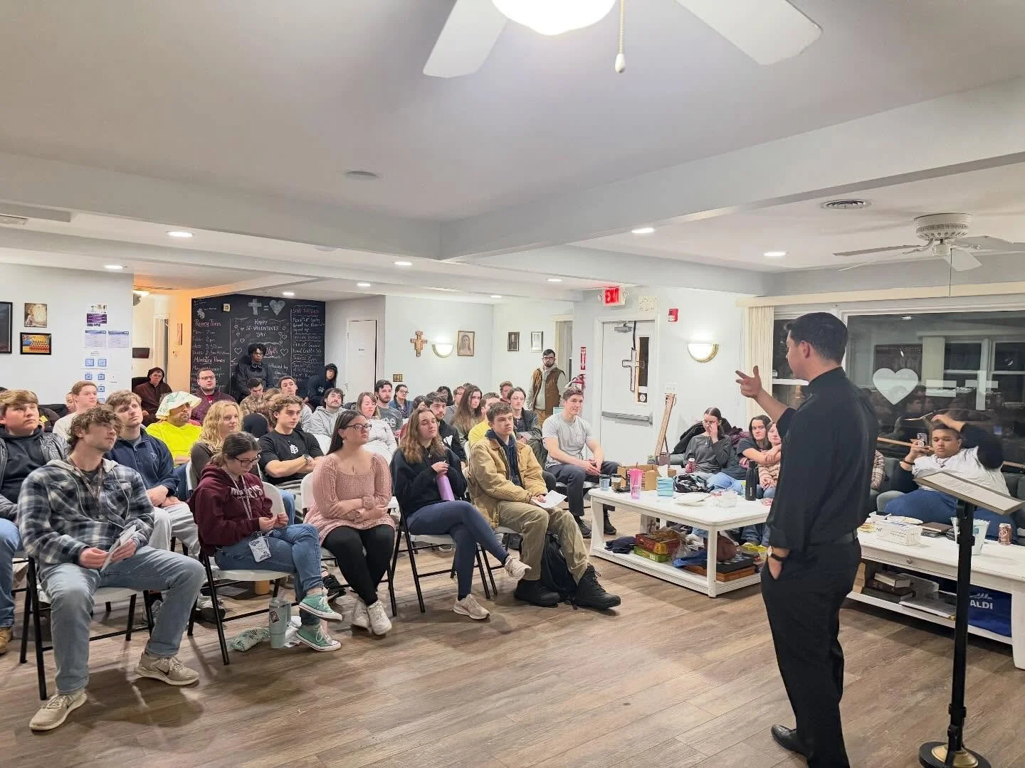 We had a powerful talk by Fr. Piro this evening on evangelization and the Kerygma of the Church. We are also so grateful to the Cooper-Jefferis family for donating delicious dinner, homemade desserts Valentine&rsquo;s treats! 🙏🏻 🍽️💘🍫 

#rowancat