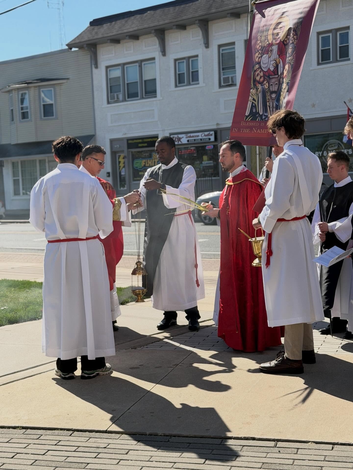We had a beautiful start to Holy Week. Pictures from our Palm Sunday Procession from the Glassboro Town Square before the 11am Mass. ✝️🌿⛪️🙏 

#stbridgetuniversityparish #rowancatholic #rowanuniversity #catholicampusministry #palmsunday