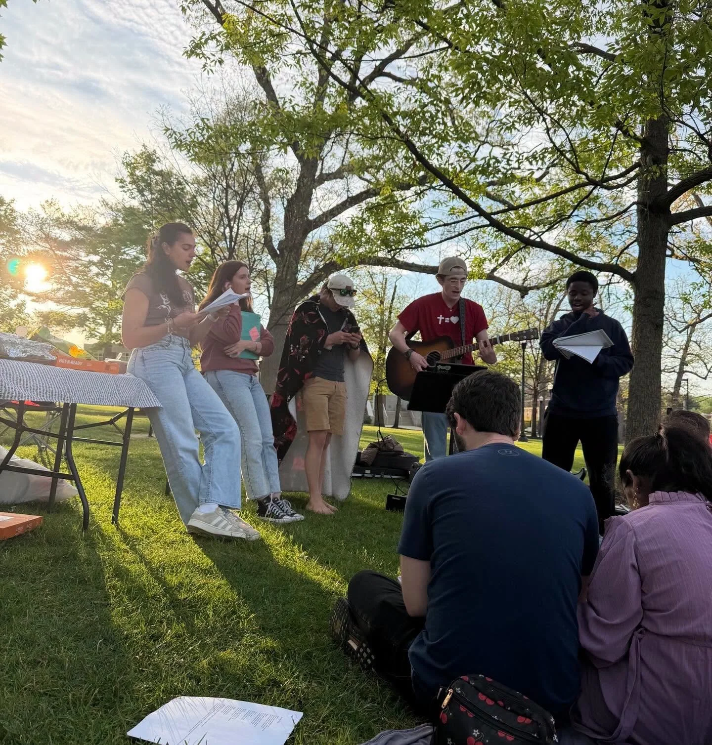 Pictures from our Sundown Jam Out session! It was a beautiful night on campus singing beautiful music and enjoying being together! 🌅 🎶 

#rowancatholic #rowanuniversity #catholicampusministry #stbridgetuniversityparish  #sundown