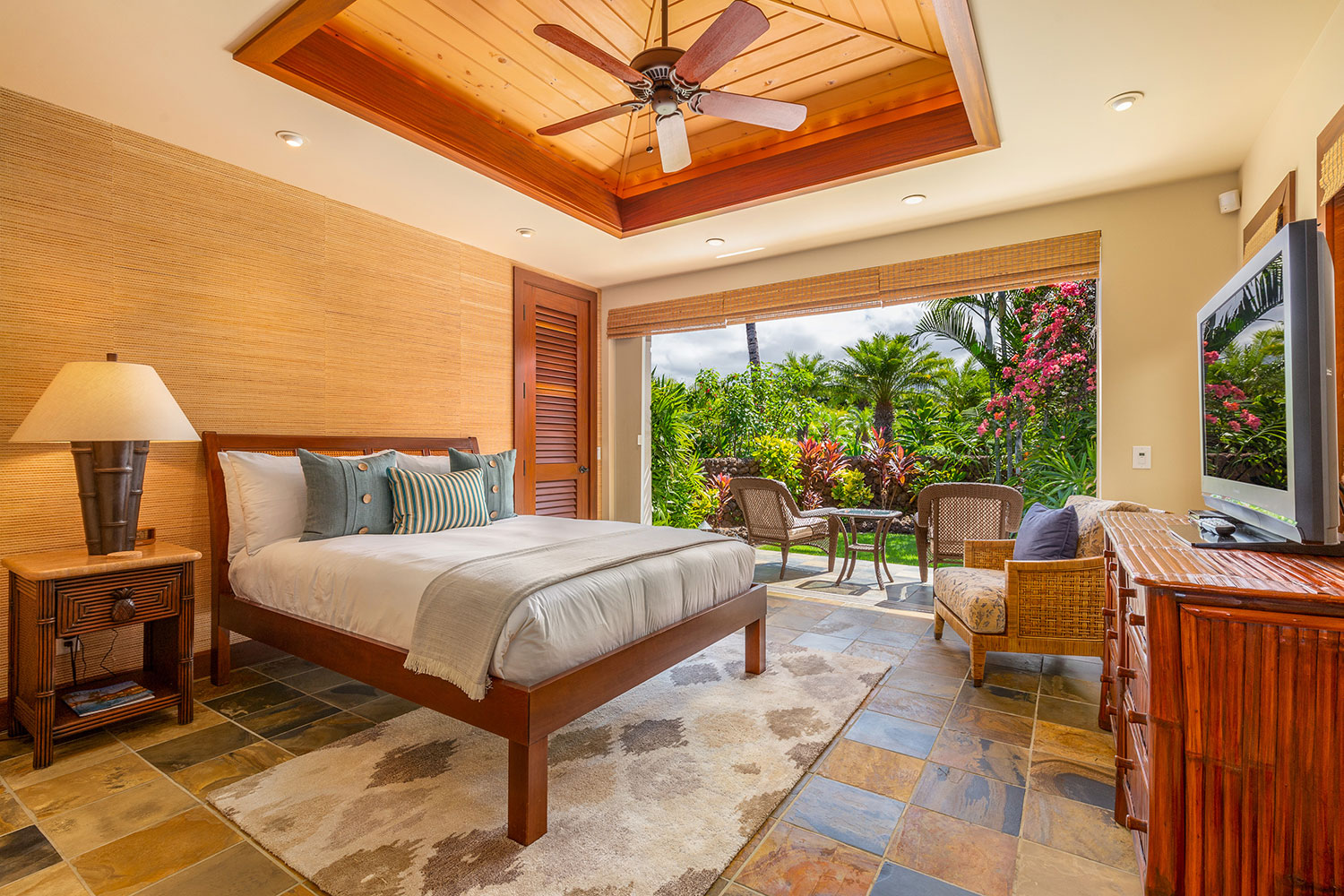 bedroom and garden.jpg