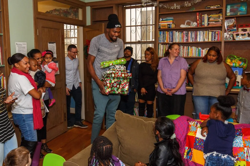 KD_Enters-1024x683.jpg