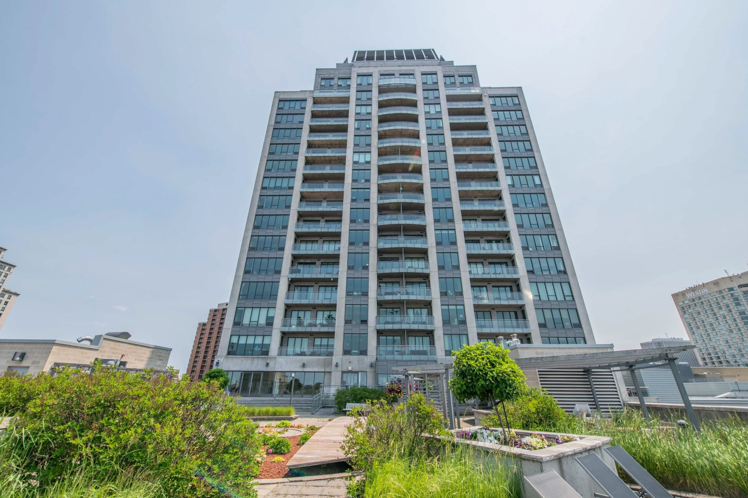 1307-90+George+-+Grant+Real+Estate+-+01.jpg