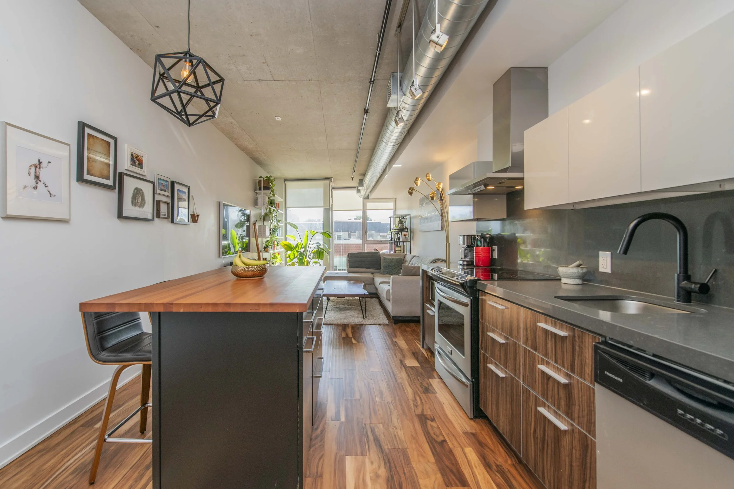 306-360 Mcleod - Grant Real Estate - 05.JPG