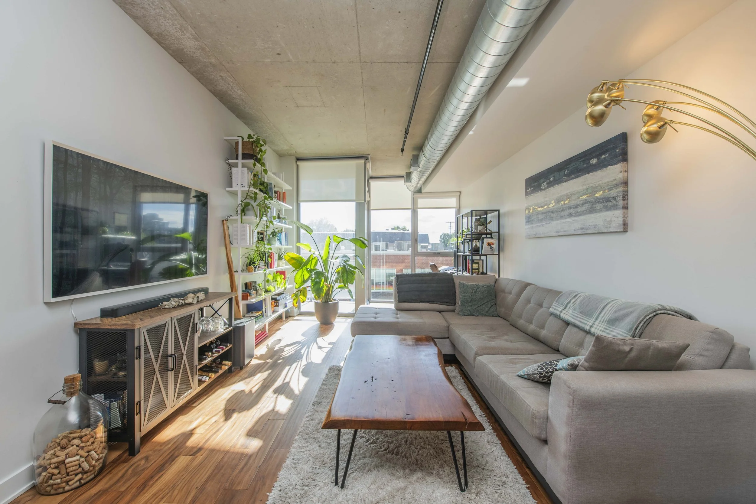 306-360 Mcleod - Grant Real Estate - 07.JPG