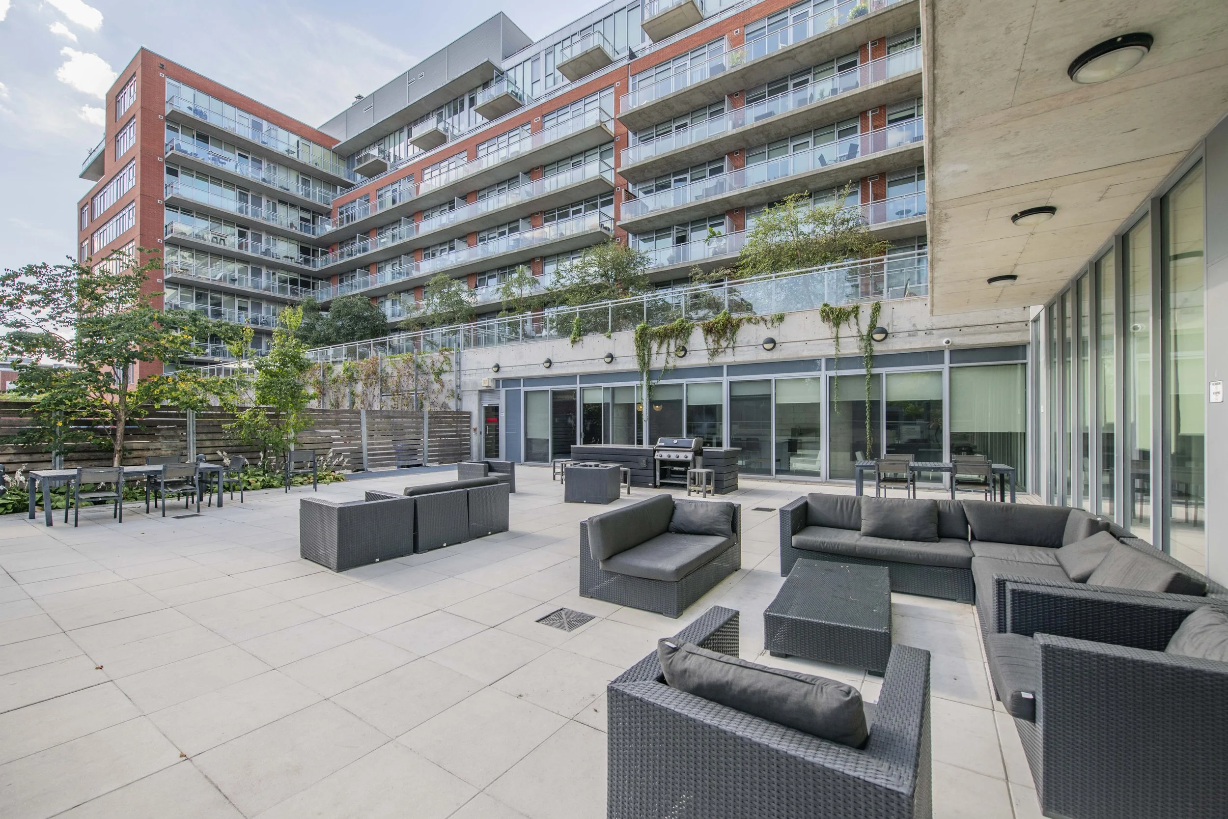 306-360 Mcleod - Grant Real Estate - 021.JPG
