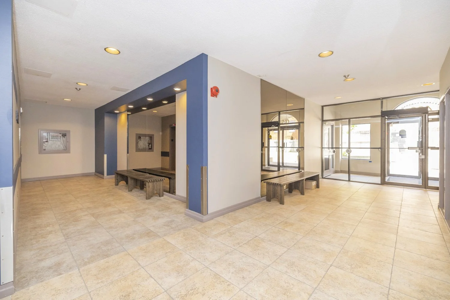 503-420 Lewis - Grant Real Estate - 04.jpg