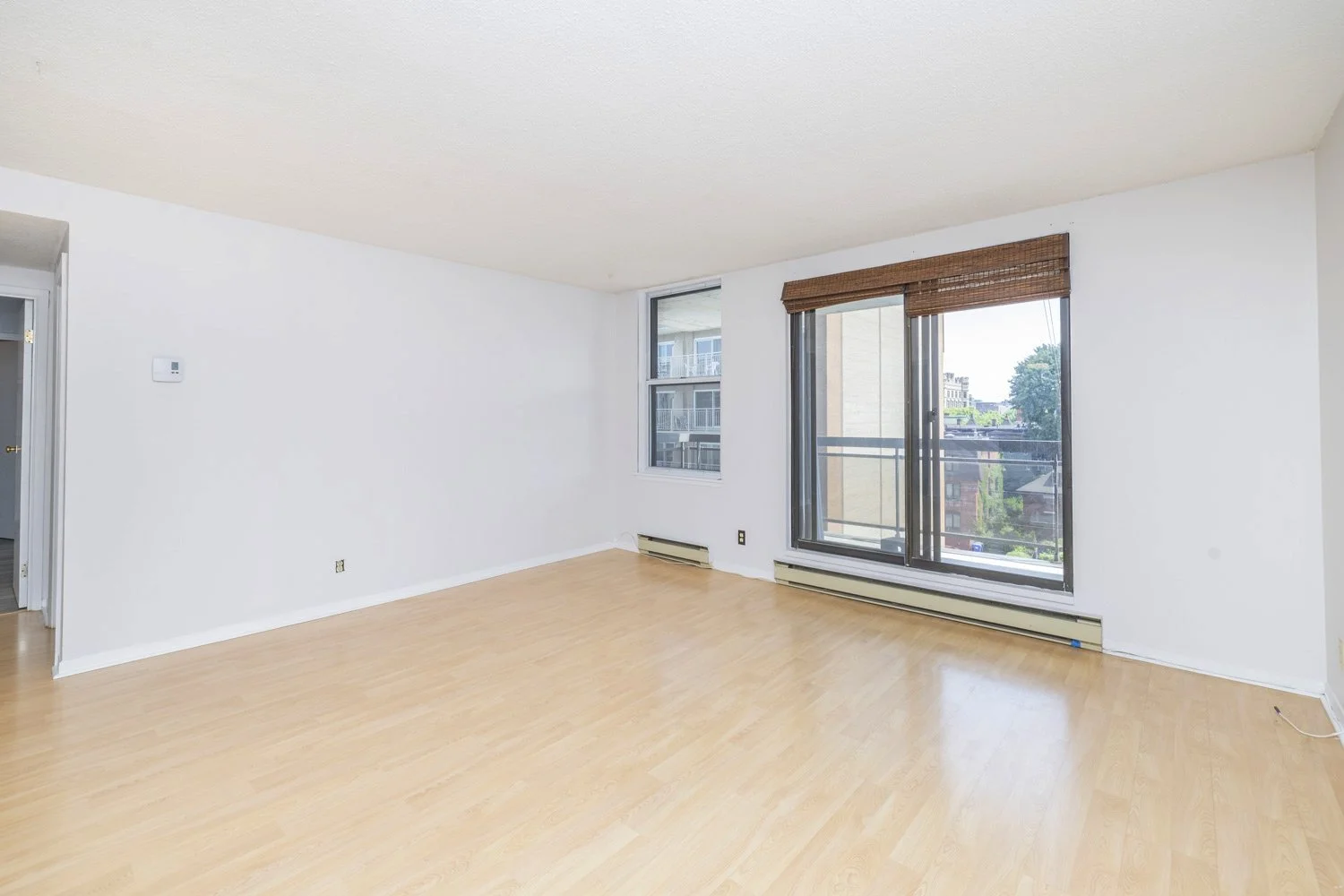 503-420 Lewis - Grant Real Estate - 010.jpg