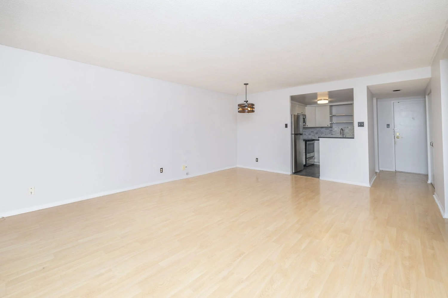 503-420 Lewis - Grant Real Estate - 011.jpg